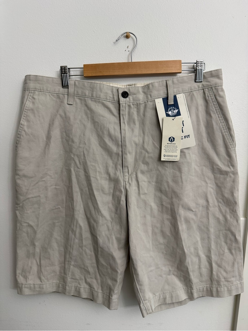 Dockers Men's Light Beige Flat Front Shorts